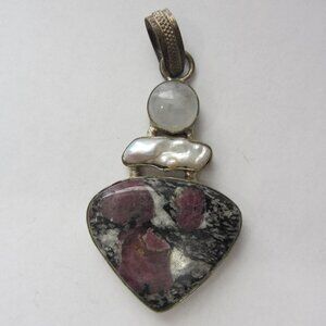 boho polished edulite eudialyte stone pendant moonstone pearl silver (?) (5069)